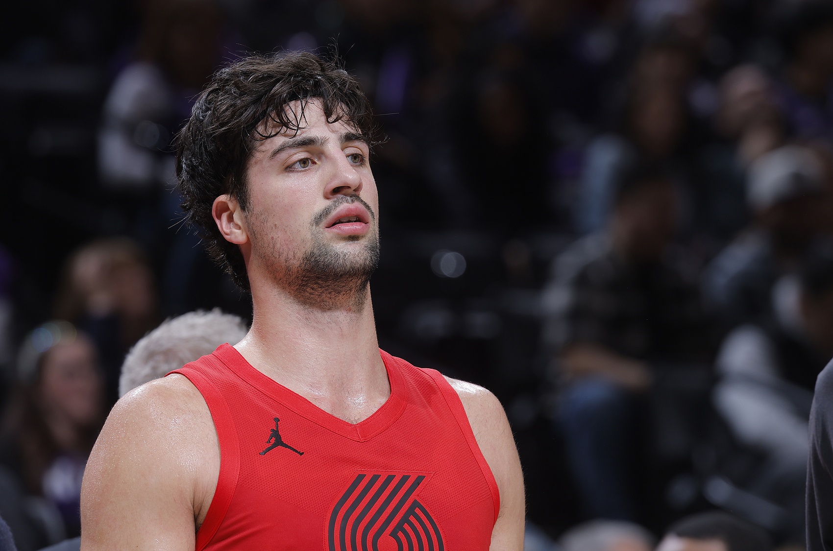 把锅背好！阿夫迪亚19中7&amp;三分12投仅2中 还有7失误！